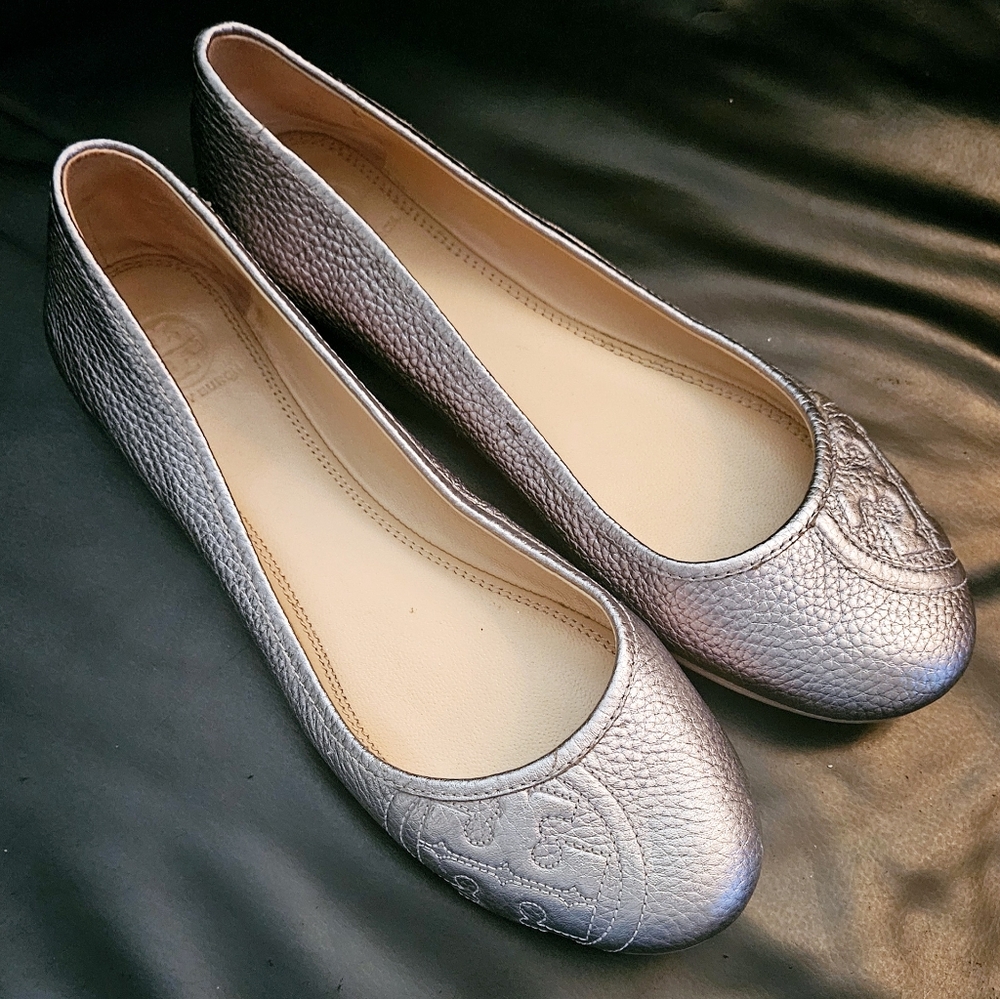 Tory Burch Silver 100% Leather Lowell Ballet Flats Sz 10M US - Picture 2 of 11